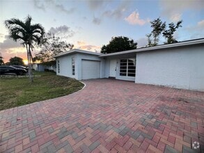 Building Photo - 11431 NW 35th St