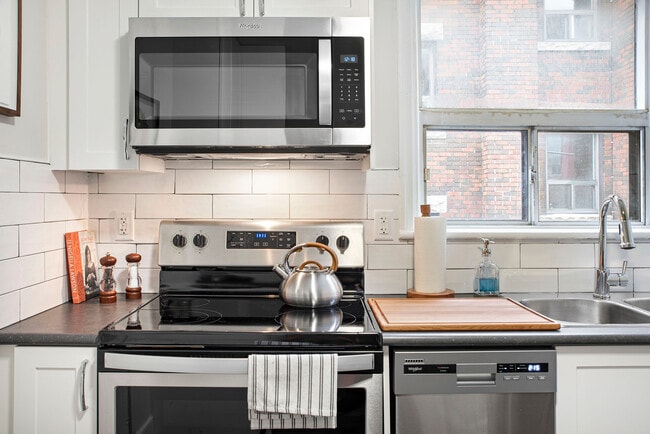 Building Photo - 113-123 Emerald Street South