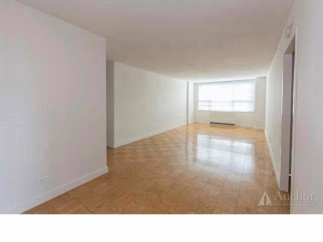 Foto principal - 300 E 75th St