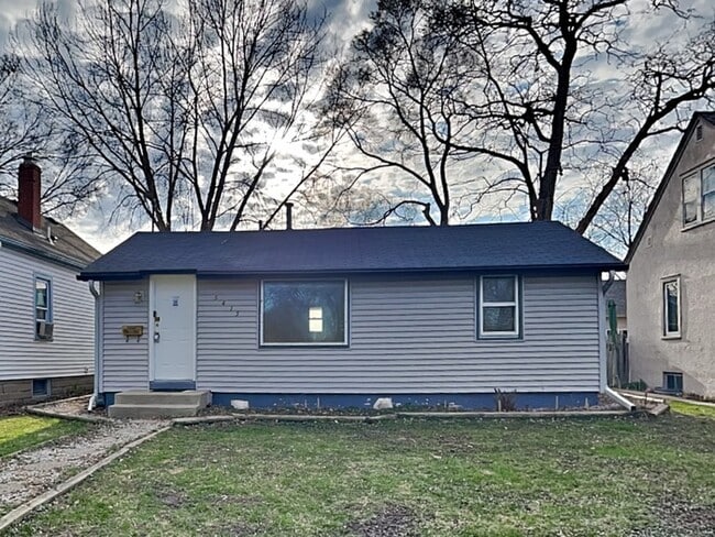 Building Photo - 5415 Emerson Ave N