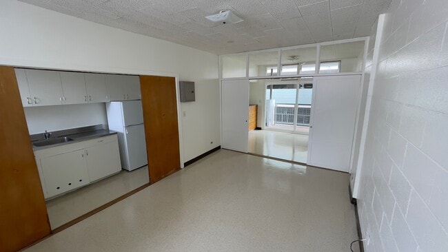 Building Photo - 516 Kamoku St