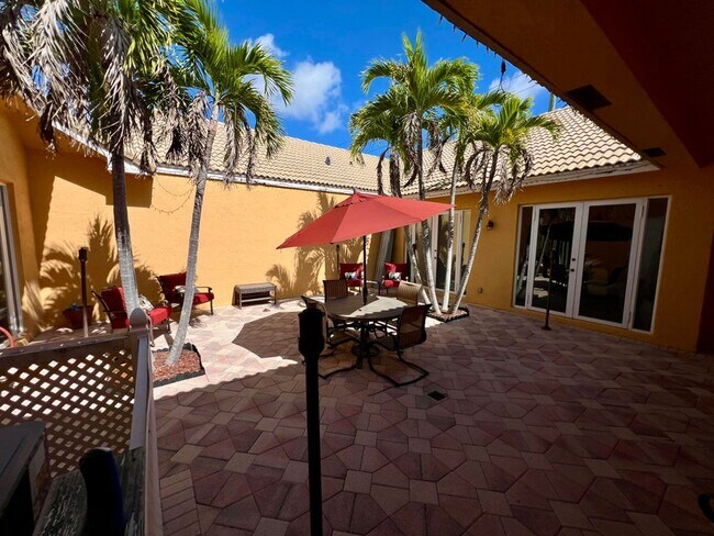 Building Photo - 9942 Boynton Gardens Way