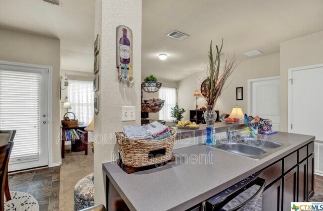 Foto del edificio - 148 Westminster Dr