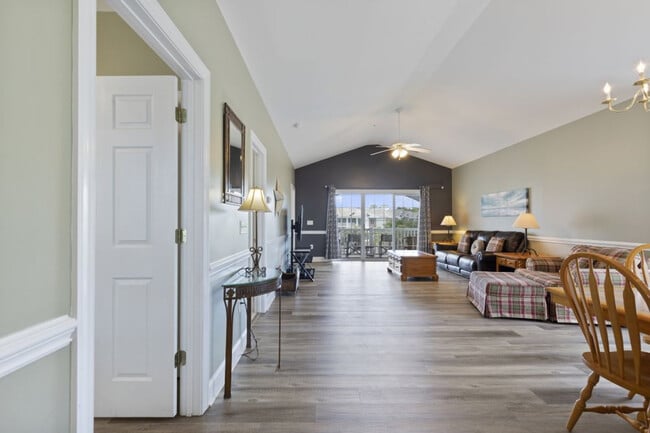 Building Photo - 4878 Dahlia Ct