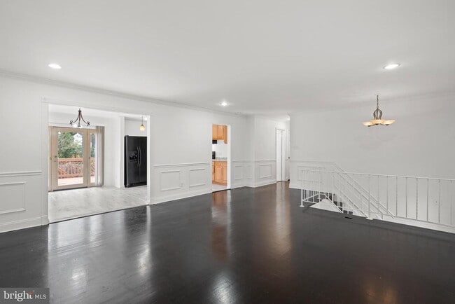Building Photo - 7515 Pleasant Way