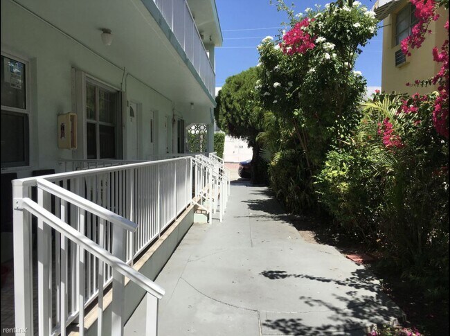 Foto del edificio - Studio, 1 bath Condo - 542 Euclid Avenue 5
