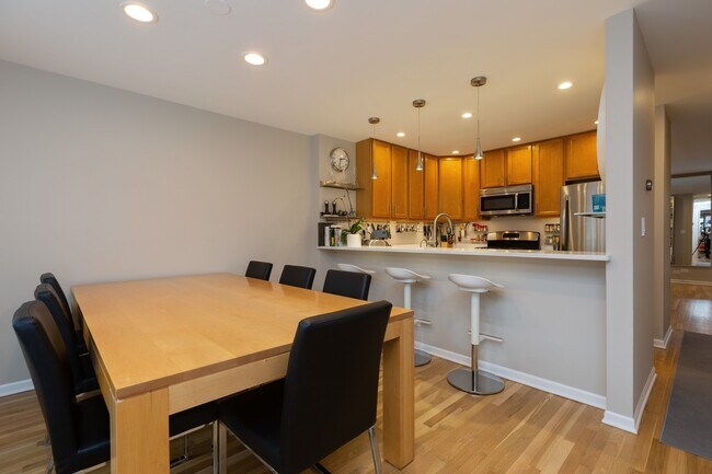 Foto del edificio - 2313 N Wayne Ave