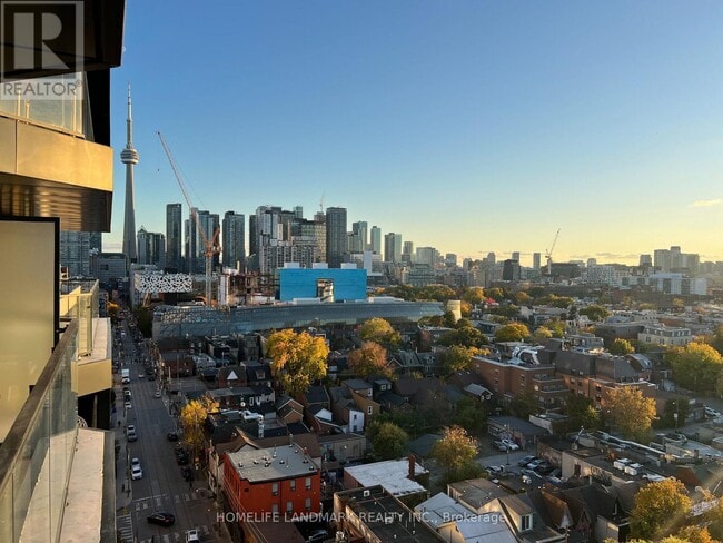 Photo du bâtiment - 195 McCaul St