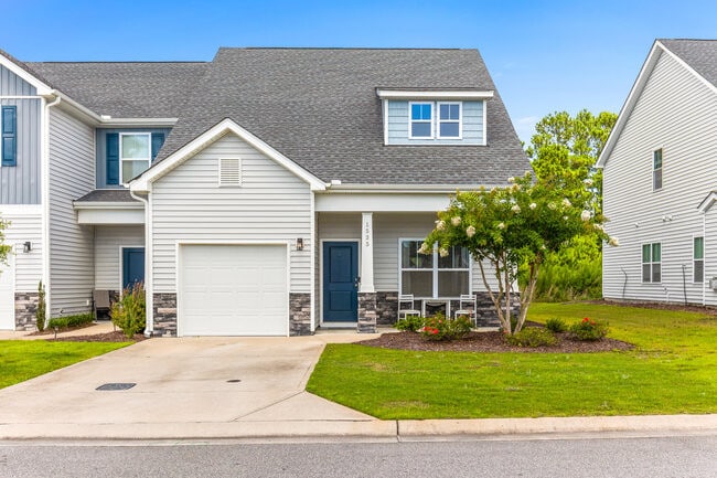 Building Photo - 1535 Grey Cliff Run