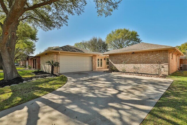 Building Photo - 14206 Sylvia Dr