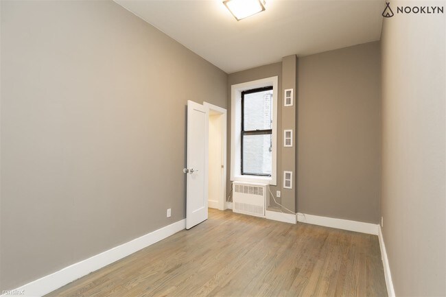 Foto del edificio - 1 br, 1 bath  - 102 E 116th St
