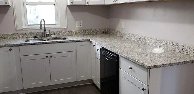 Foto del edificio - Beautiful 3-Bedroom Home in the Heart of Clawson