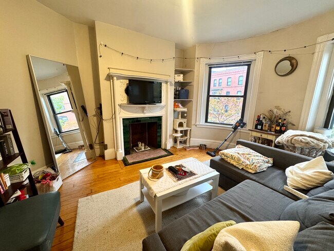 Foto del edificio - 614 Columbus Ave