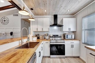 Building Photo - 83 Ironwood Way N