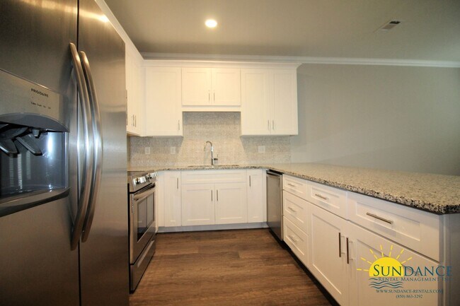 Foto del edificio - Custom Fort Walton Beach Townhouse in Gated Community!