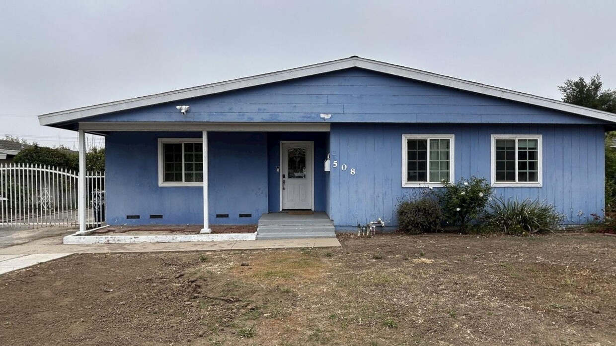 Primary Photo - Spacious 4 Bedroom, 3 Bathroom Redlands Home!