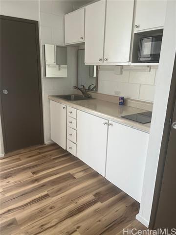 Building Photo - 2509 Ala Wai Blvd