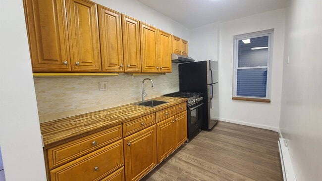 Foto del edificio - 15 Hopkins Ave