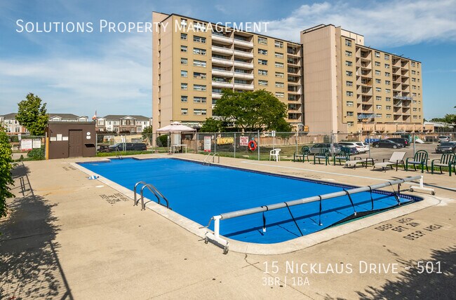 Building Photo - Gorgeous 3 Bedroom Condo Unit at the Base ...