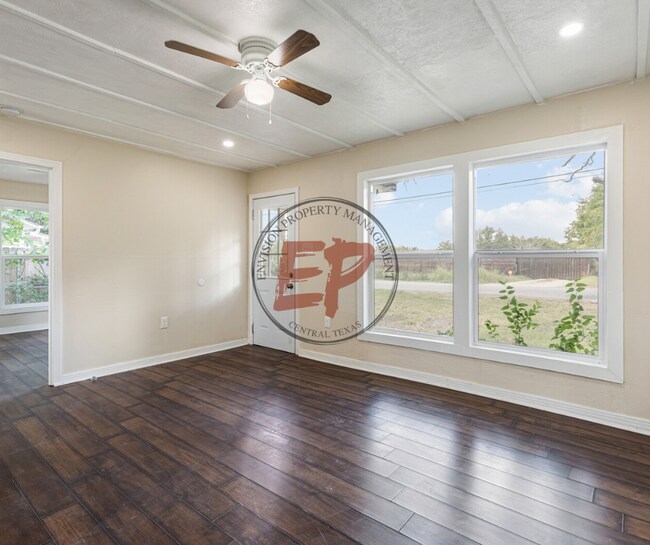 Building Photo - 4717 Meyers Ln