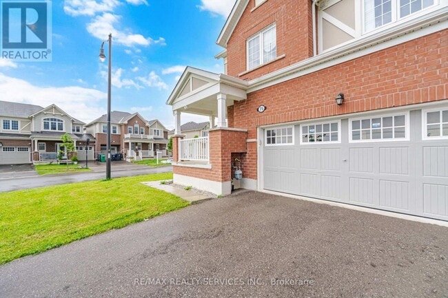 Building Photo - 75 Benhurst Cres