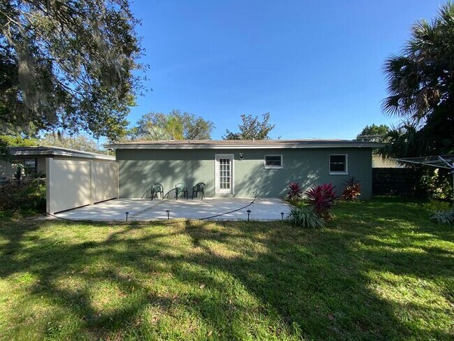 Foto del edificio - 5529 Magnolia Way