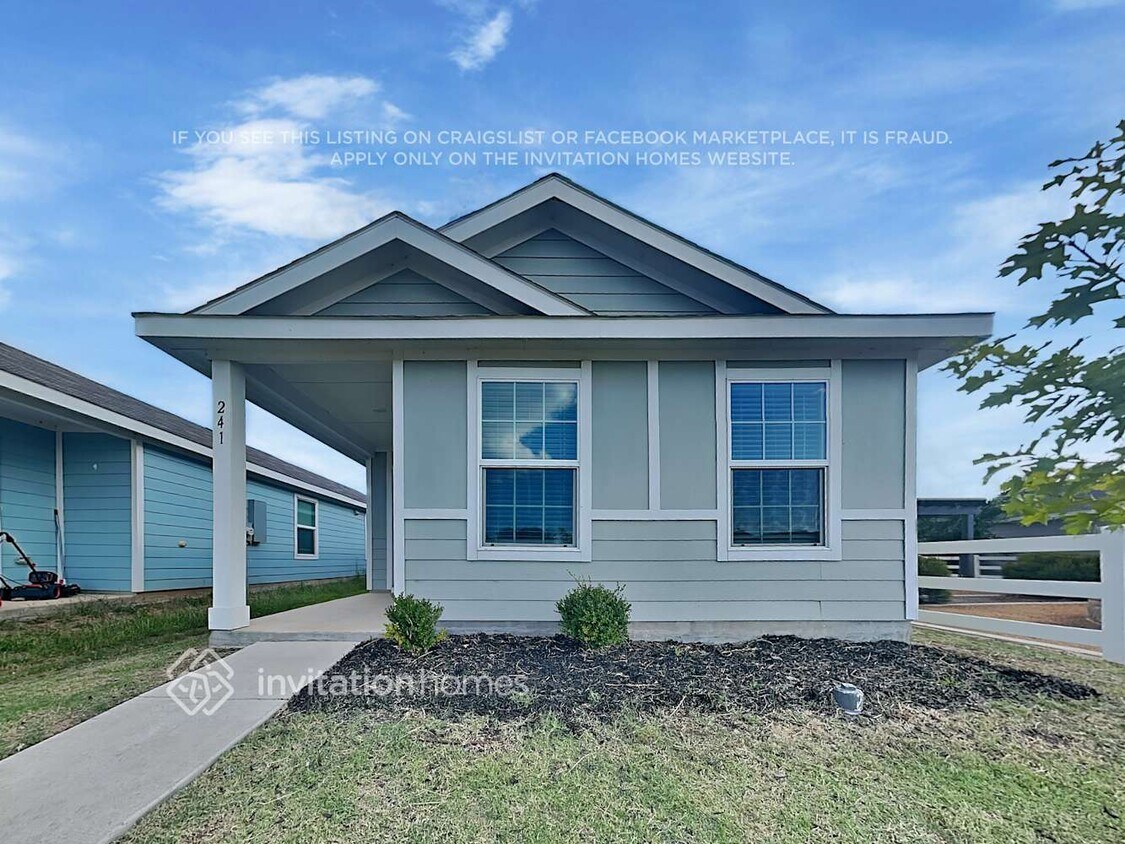 Primary Photo - 241 Br Vlg Wy