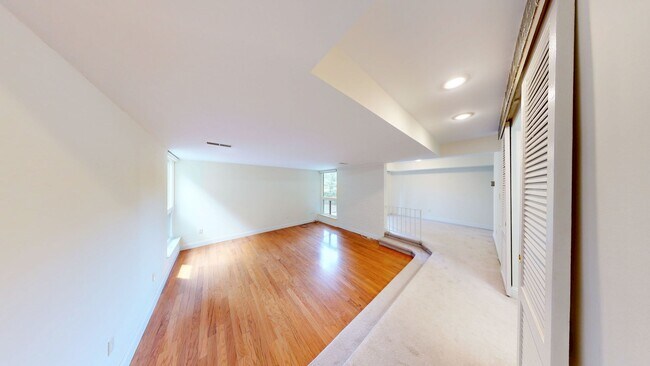 Building Photo - 2114 Bonnywood Ln