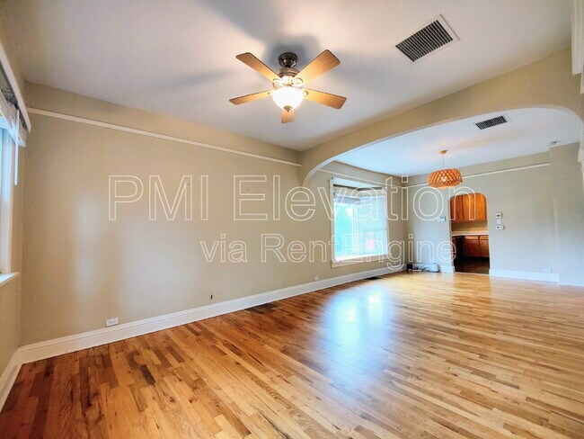 Foto del edificio - 4185 S Fox St