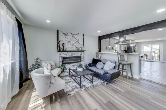 Foto del edificio - 2131 Pomona Ave