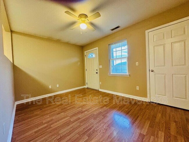Foto del edificio - 4619 Kirkland Ave