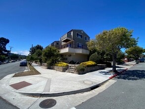 Building Photo - 402 Watson St