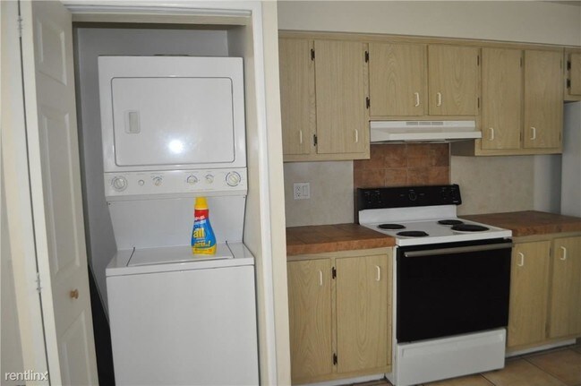 Foto del edificio - 2 br, 2 bath Apartment - 1921 Monroe St