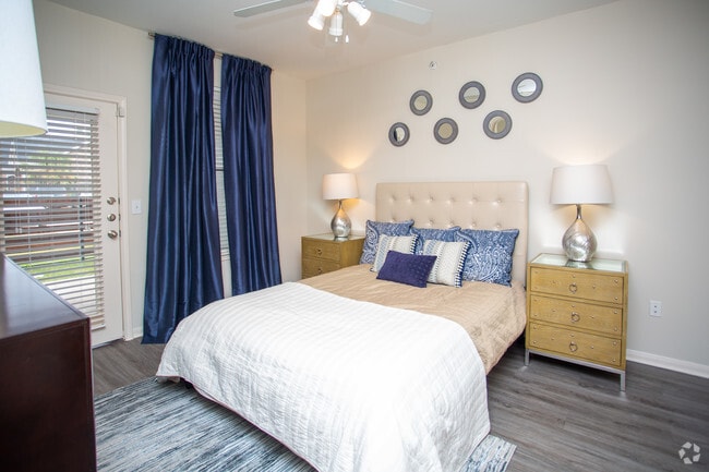 A4 Connect Model 1BDx1BA 807SF - Watervue Apartment Homes