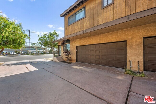 Foto del edificio - 4069 W Rosecrans Ave