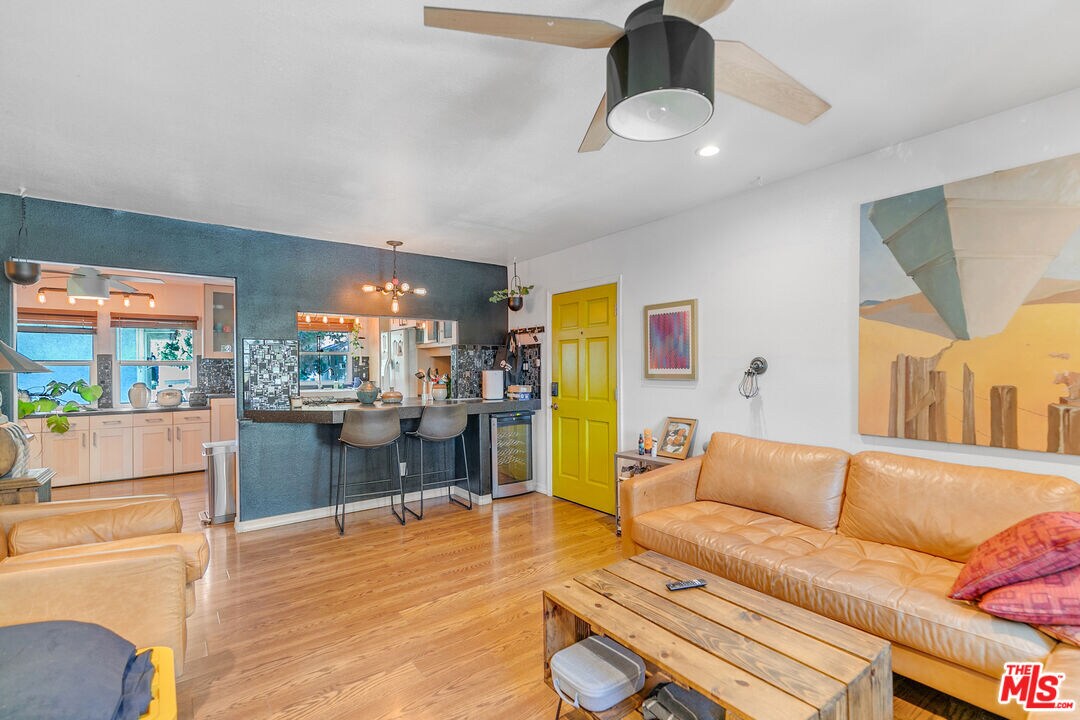 Foto principal - 5823 Bowcroft St