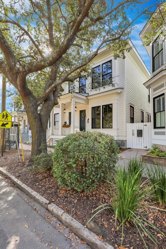 Foto del edificio - Newly built townhome