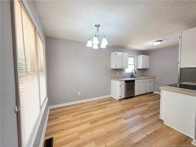 Building Photo - 6548 Applewhite Rd