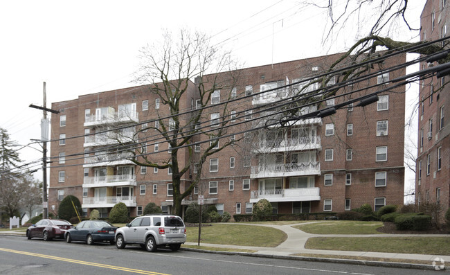 Building Photo - Pelham Pointe