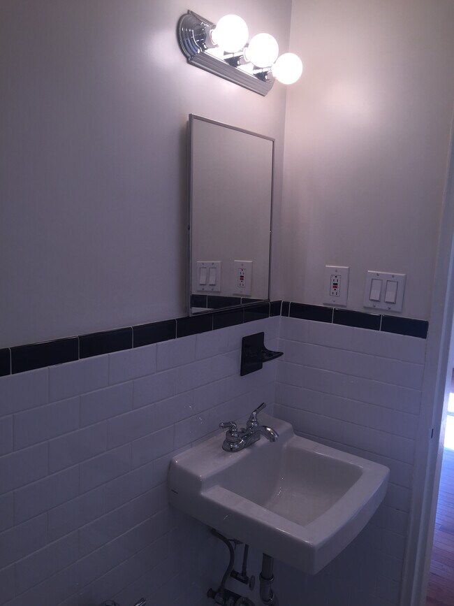 Building Photo - 551 W 148th St