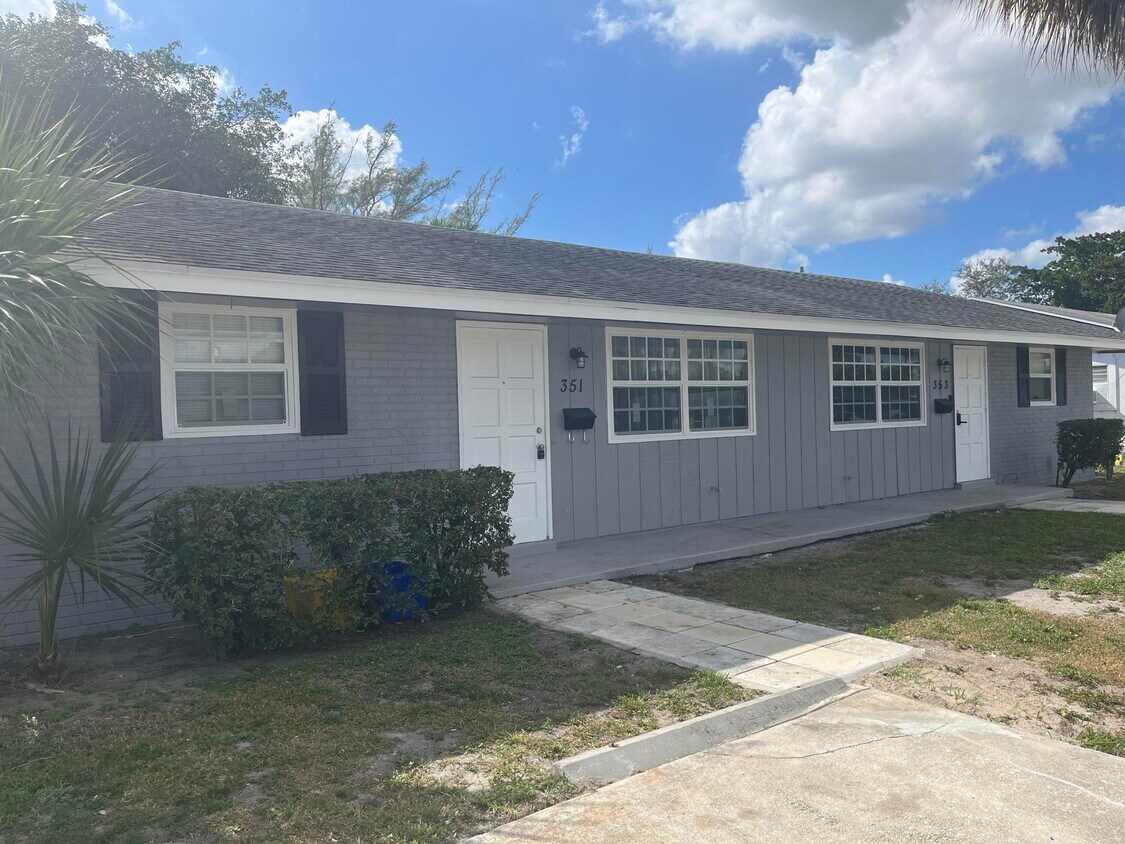 Primary Photo - 351 Silver Beach Rd