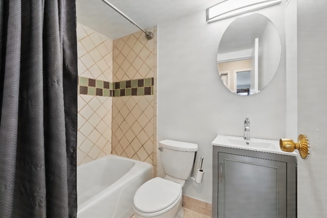 Foto del edificio - 2501 Calvert St NW