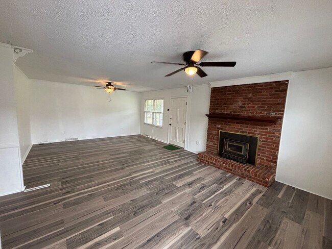 Foto del edificio - 801 Bethpage Rd