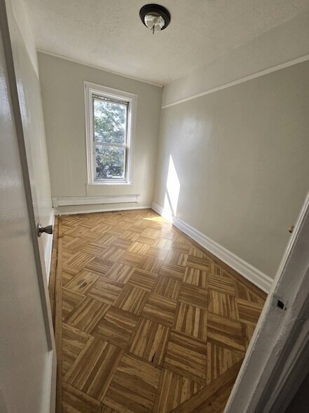 Building Photo - 31-16 81st St