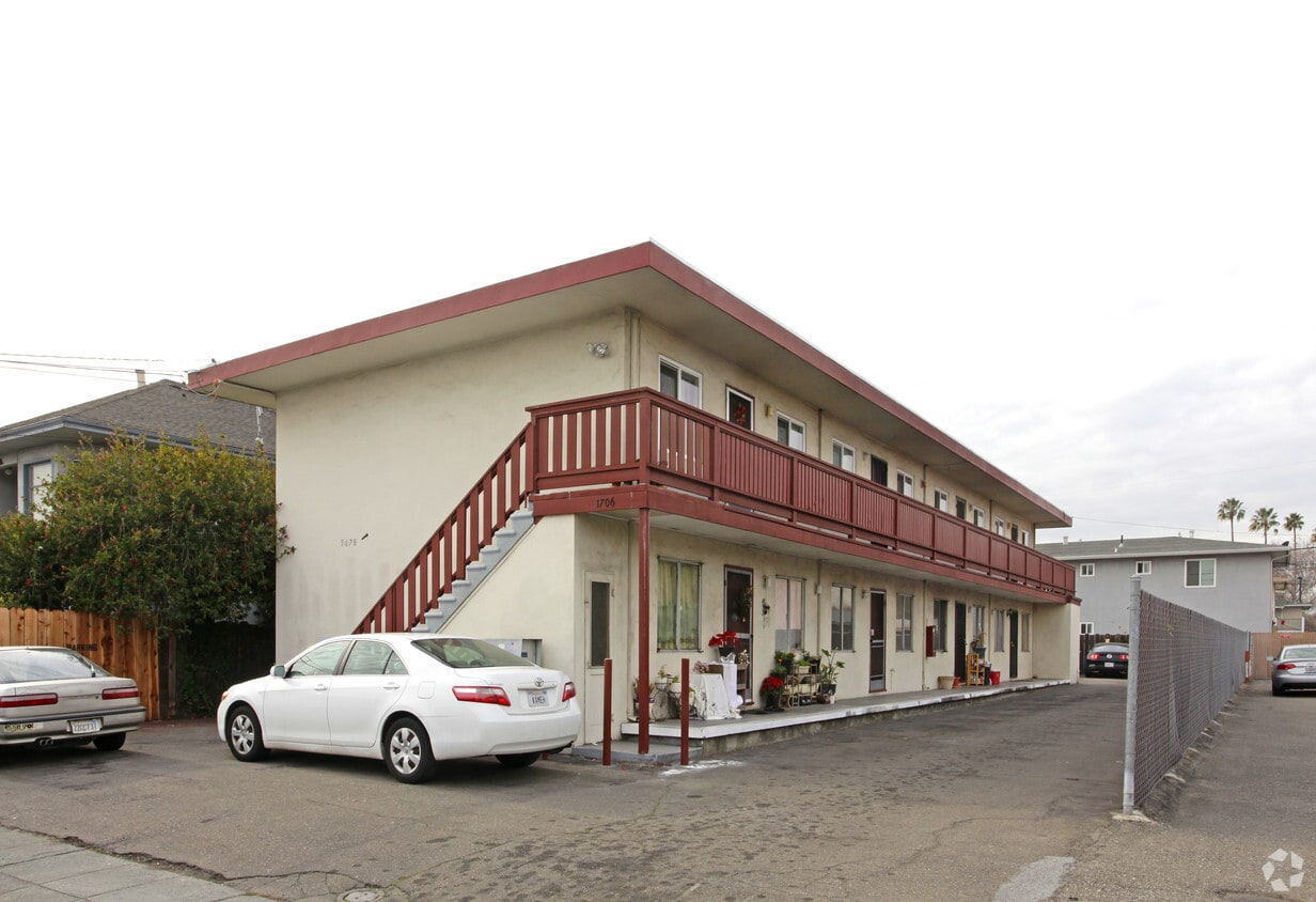Primary Photo - 1706 Monroe St
