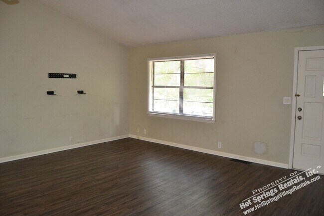 Building Photo - 8MagdLn | Carmona Area | Home | Unfurnished