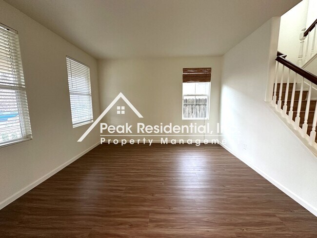 Building Photo - 1811 Waterfall Dr
