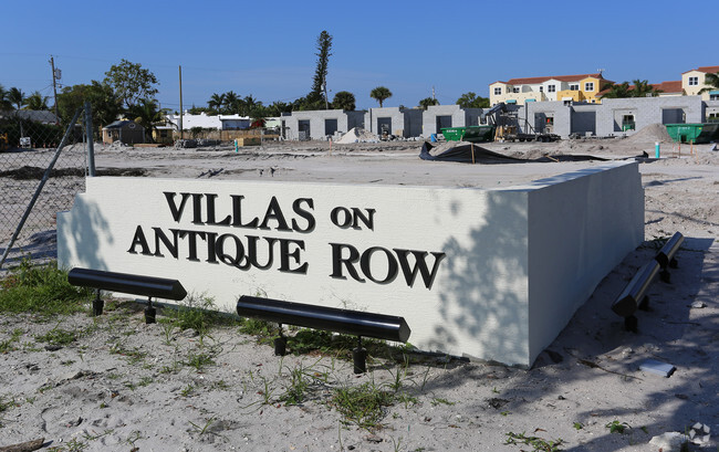 Building Photo - Villas On Antique Row