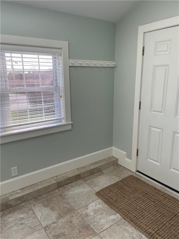 Foto del edificio - 102 3rd Beach Rd