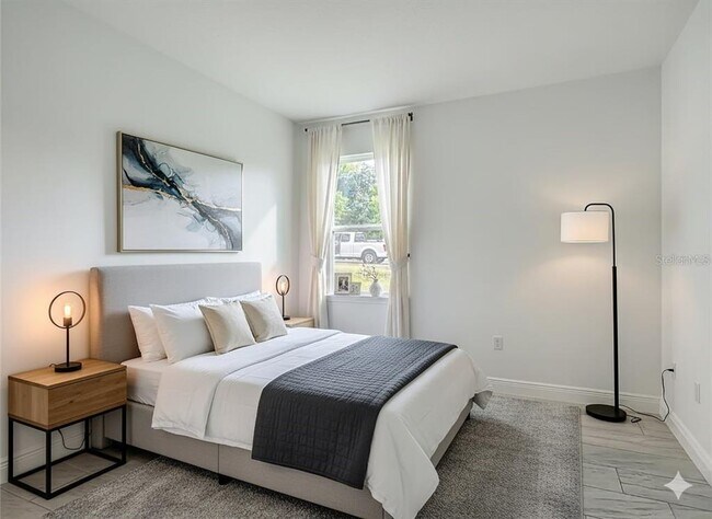 Foto del edificio - 5736 N Claremont Dr